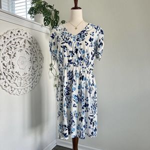 NWT Banana Republic Floral Dress Blue White Ruched Sleeves V-Neck Large